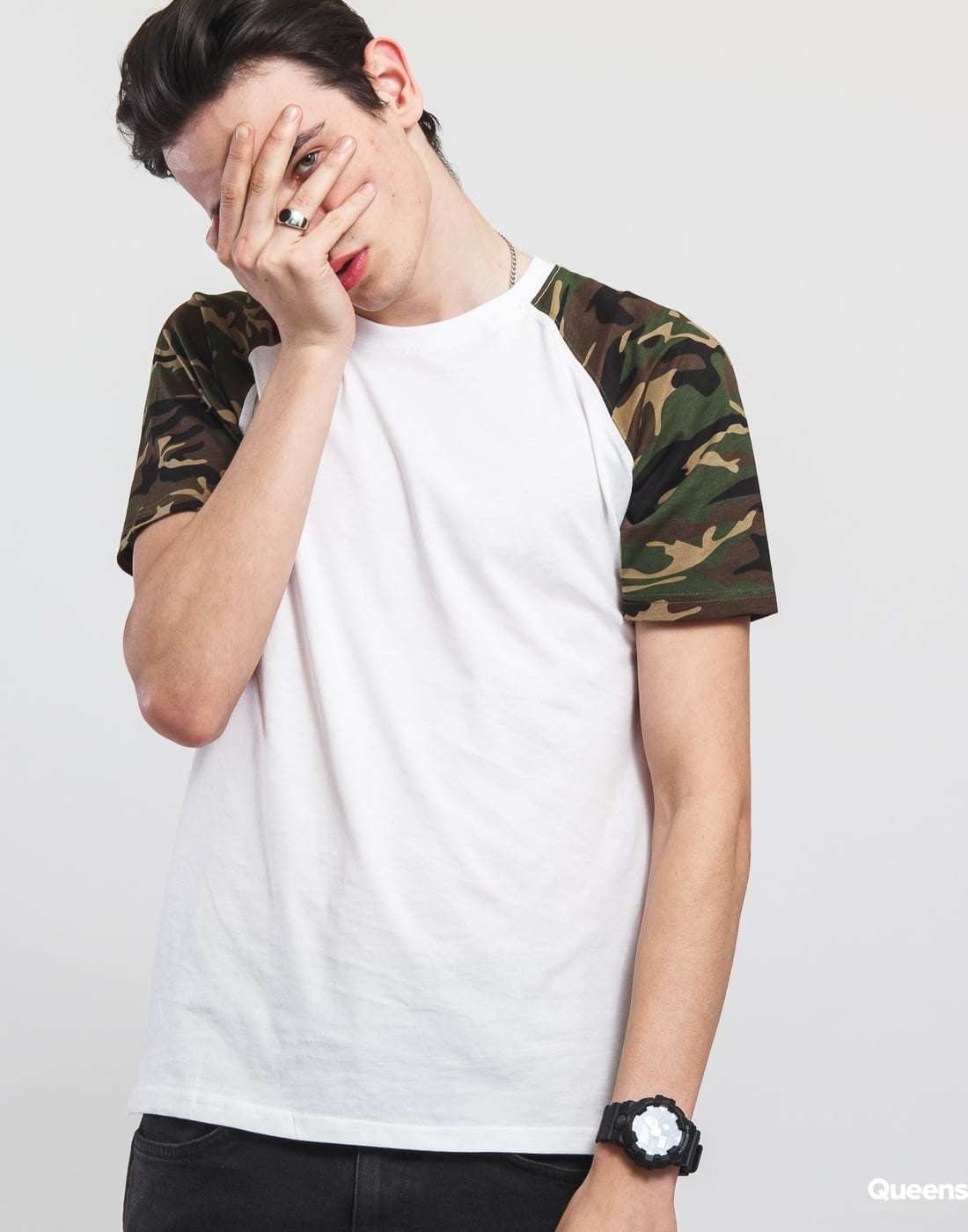 Urban Classics Raglan Contrast Tee bílé / camo zelené XL
