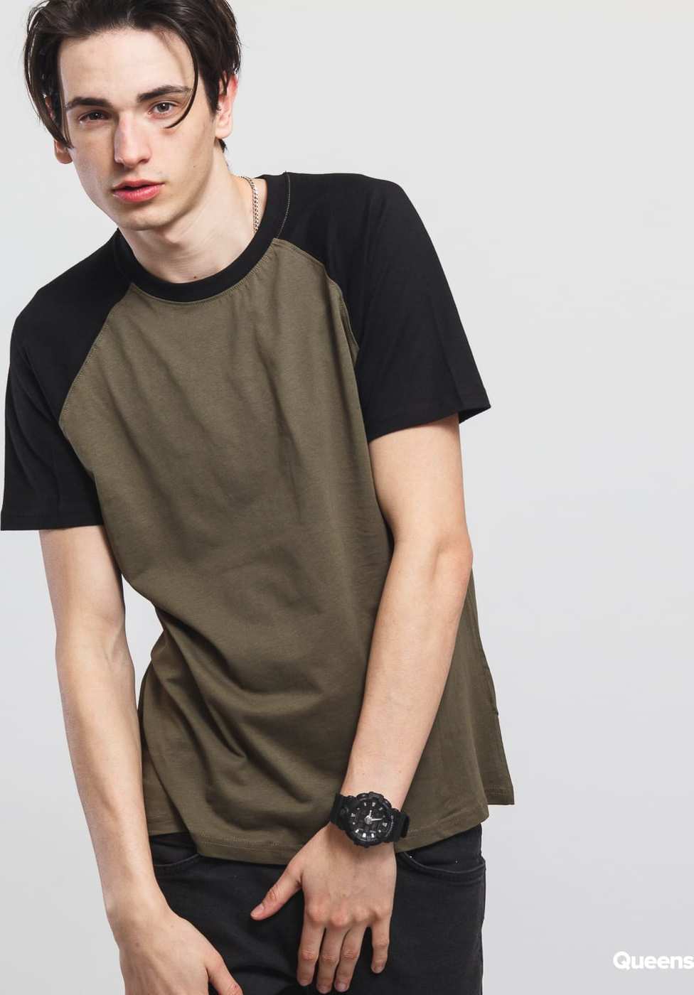 Urban Classics Raglan Contrast Tee olivové / černé XL