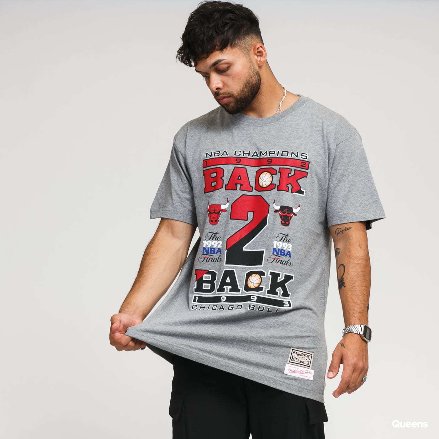 Mitchell & Ness Last Dance Bulls B2B Champst Tee malange šedé M