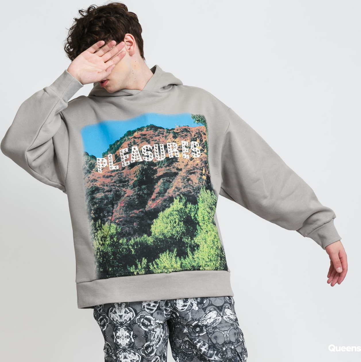 PLEASURES Pleasureswood Studded Hoody šedá L