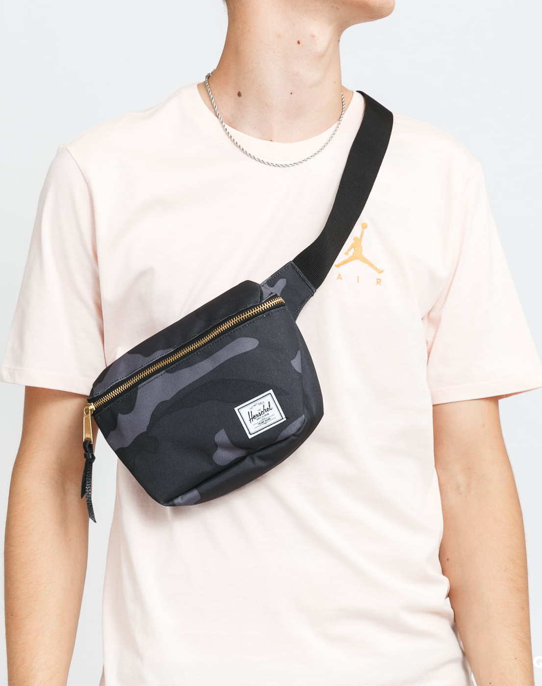 Herschel Supply CO. Fifteen Hip Pack camo tmavě šedá / černá