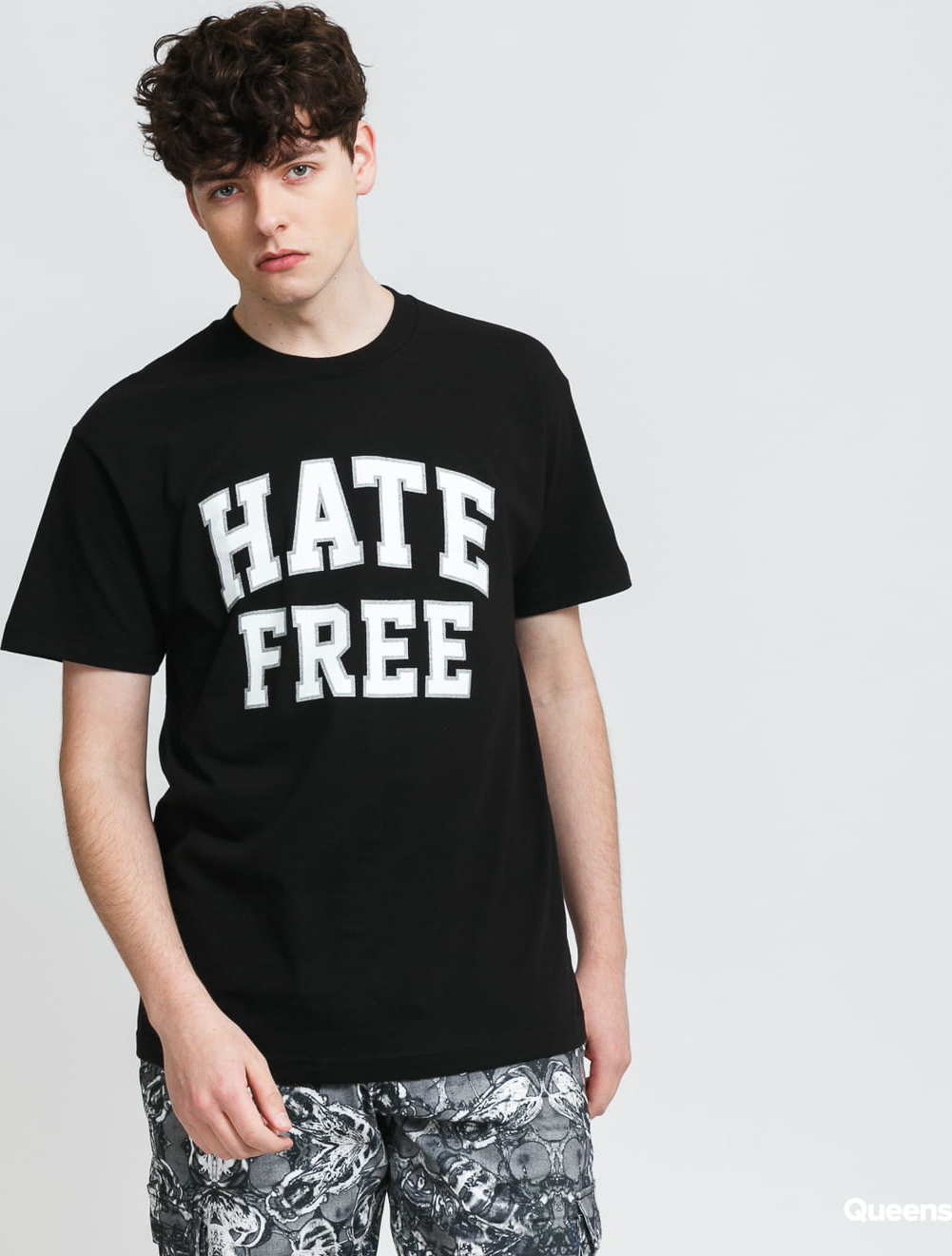 PLEASURES Hate Free Tee černé M