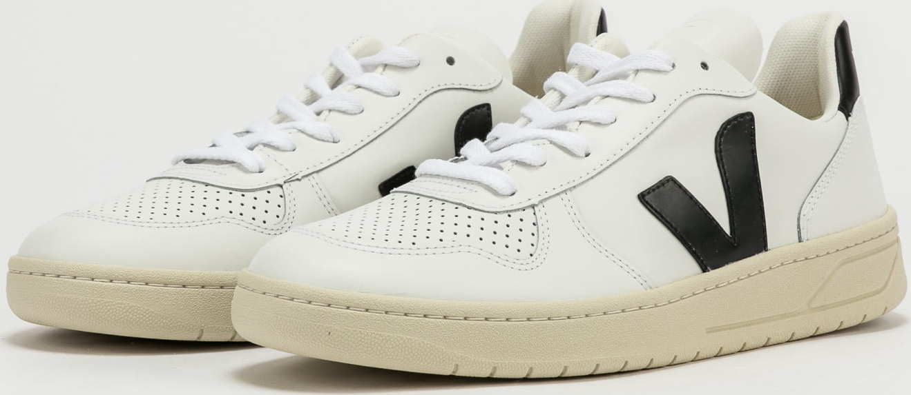 VEJA V-10 Leather C/O extra - white_black EUR 46
